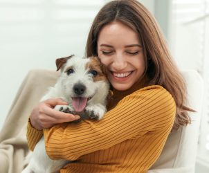 Symptome richtig deuten beim Hund Judith Rieker, Heilpraktikerin für Mensch & Hund, schreibt in ihrem Blog "Gesund entscheiden" über die Hundegesundheit.